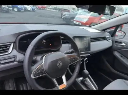 Photo 8 Renault Clio  1.6 E-Tech 145ch full hybrid Evolution - 24