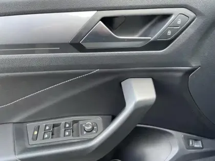 Photo 12 Volkswagen T-roc  2.0 TDI 150ch Style DSG7