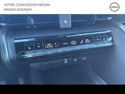 Photo 12 Toyota C-HR  1.8 Hybride 140ch Design NG23