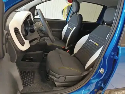 Photo 8 Fiat Panda  Pandina 1.0 65ch BSG S&S Hybrid Cross