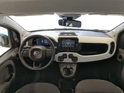 Photo 7 Fiat Panda  Pandina 1.0 65ch BSG S&S Hybrid Cross