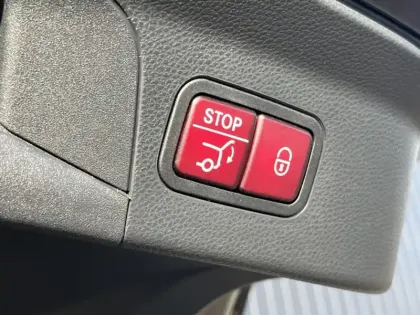 Photo 13 Mercedes Classe GLC 300e 4MATIC AMG Line