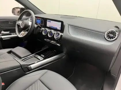 Photo 18 Mercedes GLA 200 d Progressive Line