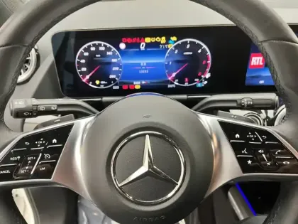 Photo 15 Mercedes GLA 200 d Progressive Line