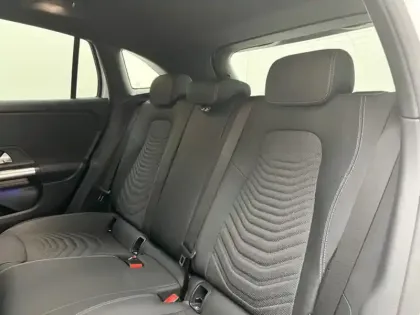 Photo 12 Mercedes GLA 200 d Progressive Line