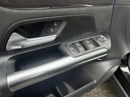 Photo 17 Mercedes GLA 200 AMG Line