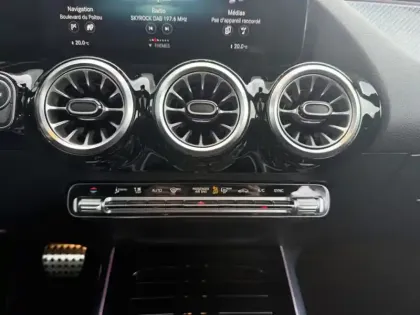 Photo 10 Mercedes GLA 200 AMG Line