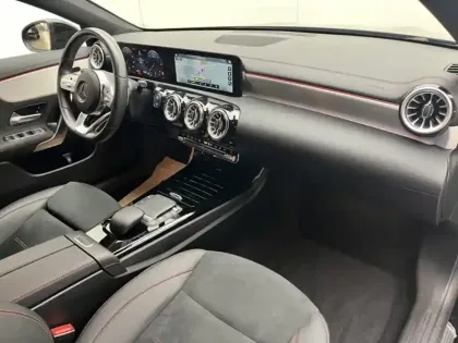 Photo 17 Mercedes CLA Coupé 200 d AMG Line