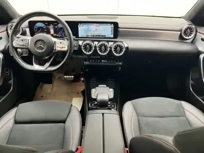 Photo 10 Mercedes CLA Coupé 200 d AMG Line