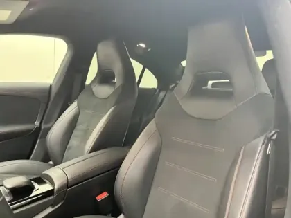 Photo 14 Mercedes CLA Coupé 200 d AMG Line