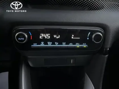 Photo 12 Toyota Yaris Hybride 116h Dynamic