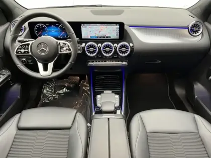 Photo 8 Mercedes GLA 200 Progressive Line