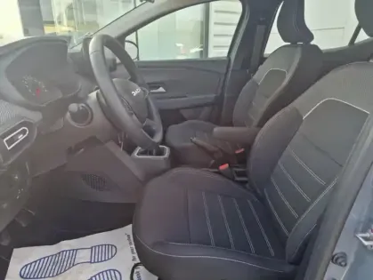 Photo 21 Dacia Sandero Expression TCe 90