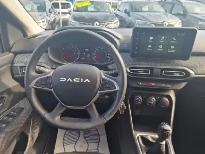 Photo 16 Dacia Sandero Expression TCe 90