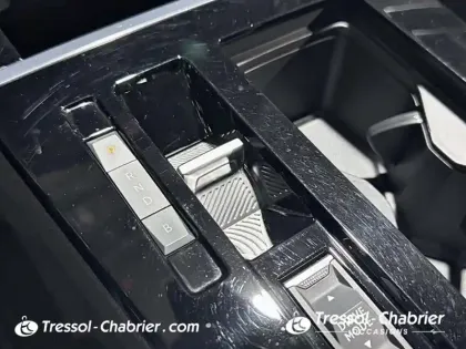 Photo 11 Opel Astra  Sports Tourer Hybride Rechargeable 180 ch BVA8