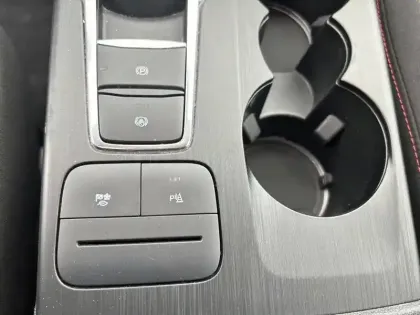 Photo 24 Ford Kuga  2.5 Duratec 190 ch FlexiFuel FHEV E85 Powershift