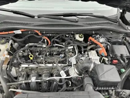 Photo 27 Ford Kuga  2.5 Duratec 190 ch FlexiFuel FHEV E85 Powershift