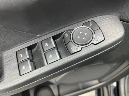 Photo 18 Ford Kuga  2.5 Duratec 190 ch FlexiFuel FHEV E85 Powershift