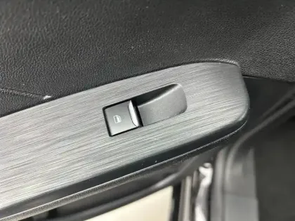 Photo 45 Ford Kuga  2.5 Duratec 190 ch FlexiFuel FHEV E85 Powershift