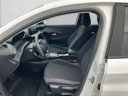 Photo 10 Peugeot 208  Electrique 50 kWh 136ch