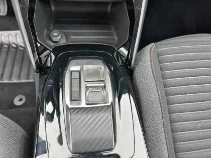 Photo 13 Peugeot 208  Electrique 50 kWh 136ch