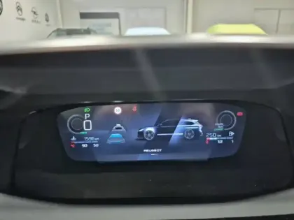 Photo 36 Peugeot 308  SW Hybrid 145 e-DCS6