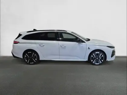Photo 30 Peugeot 308  SW Hybrid 145 e-DCS6