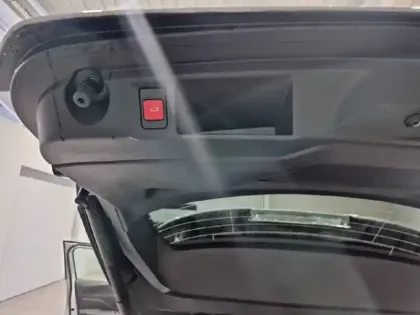 Photo 26 Peugeot 308  SW Hybrid 145 e-DCS6