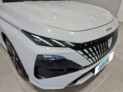 Photo 15 Peugeot 308  SW Hybrid 145 e-DCS6