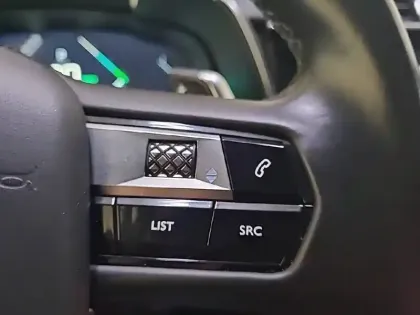 Photo 29 DS DS 7 DS7 Crossback Hybride 300 E-Tense EAT8 4x4