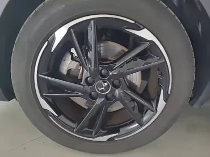 Photo 12 DS DS 7 DS7 Crossback Hybride 300 E-Tense EAT8 4x4