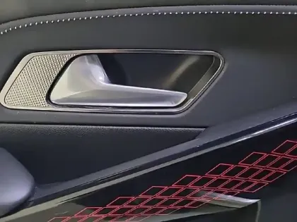 Photo 31 DS DS 7 DS7 Crossback Hybride 300 E-Tense EAT8 4x4