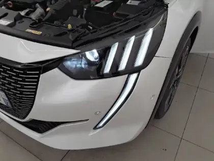 Photo 15 Peugeot 208  BlueHDi 100 S&S BVM6