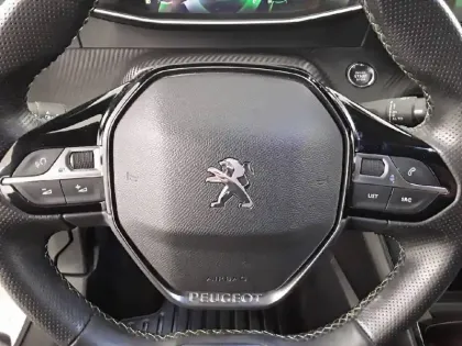 Photo 8 Peugeot 208  BlueHDi 100 S&S BVM6