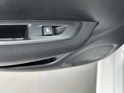 Photo 14 Peugeot 208 Gén. II Ph1 NG Active Pack 5