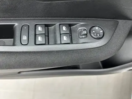 Photo 18 Peugeot 208 Gén. II Ph1 NG Active Pack 5