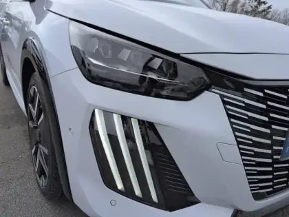 Photo 15 Peugeot 208  Hybrid 110 e-DCS6