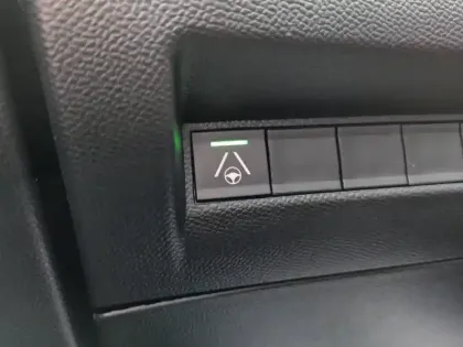 Photo 19 Peugeot 208  Hybrid 110 e-DCS6