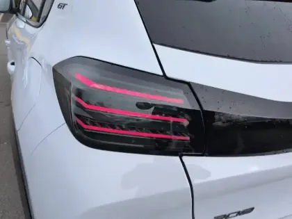 Photo 16 Peugeot 208  Hybrid 110 e-DCS6