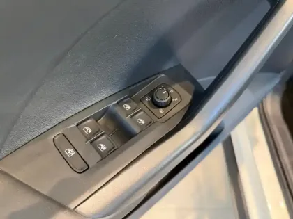 Photo 22 Volkswagen T-cross  1.0 TSI 95 Start/Stop BVM5