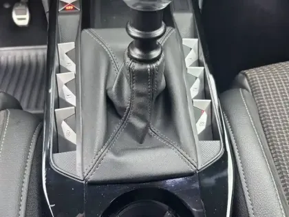 Photo 37 DS DS 3 DS3 Crossback PureTech 100 BVM6