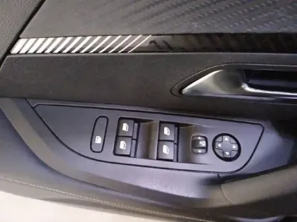 Photo 49 Peugeot 2008  BlueHDi 130 S&S EAT8