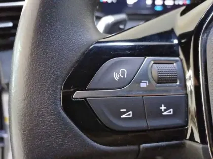 Photo 47 Peugeot 2008  BlueHDi 130 S&S EAT8