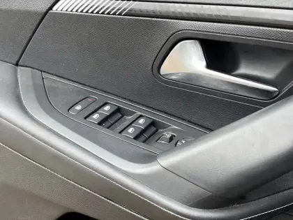 Photo 19 Peugeot 2008  BlueHDi 130 S&S EAT8