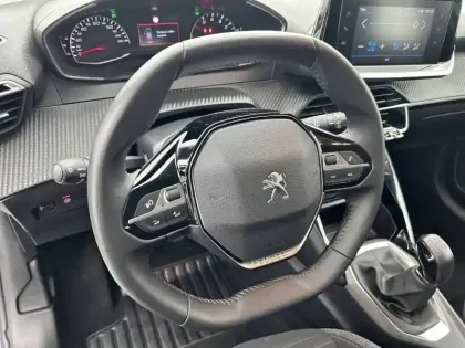 Photo 8 Peugeot 208  PureTech 75 S&S BVM5