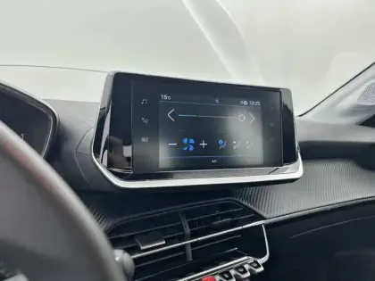 Photo 19 Peugeot 208  PureTech 75 S&S BVM5