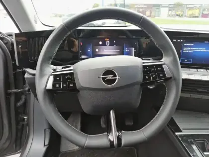 Photo 8 Opel Astra  1.2 Turbo 130 ch BVA8