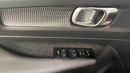 Photo 18 Volvo Xc40  Recharge 231 ch 1EDT