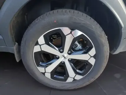 Photo 8 Dacia Duster  Hybrid 140