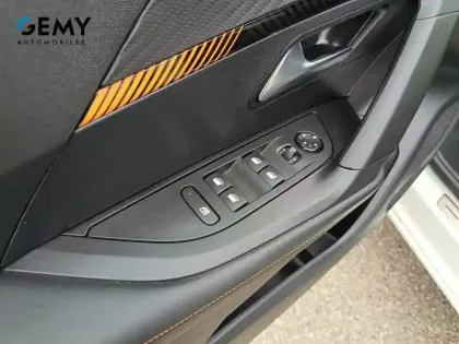 Photo 12 Peugeot 2008  BlueHDi 110 S&S BVM6